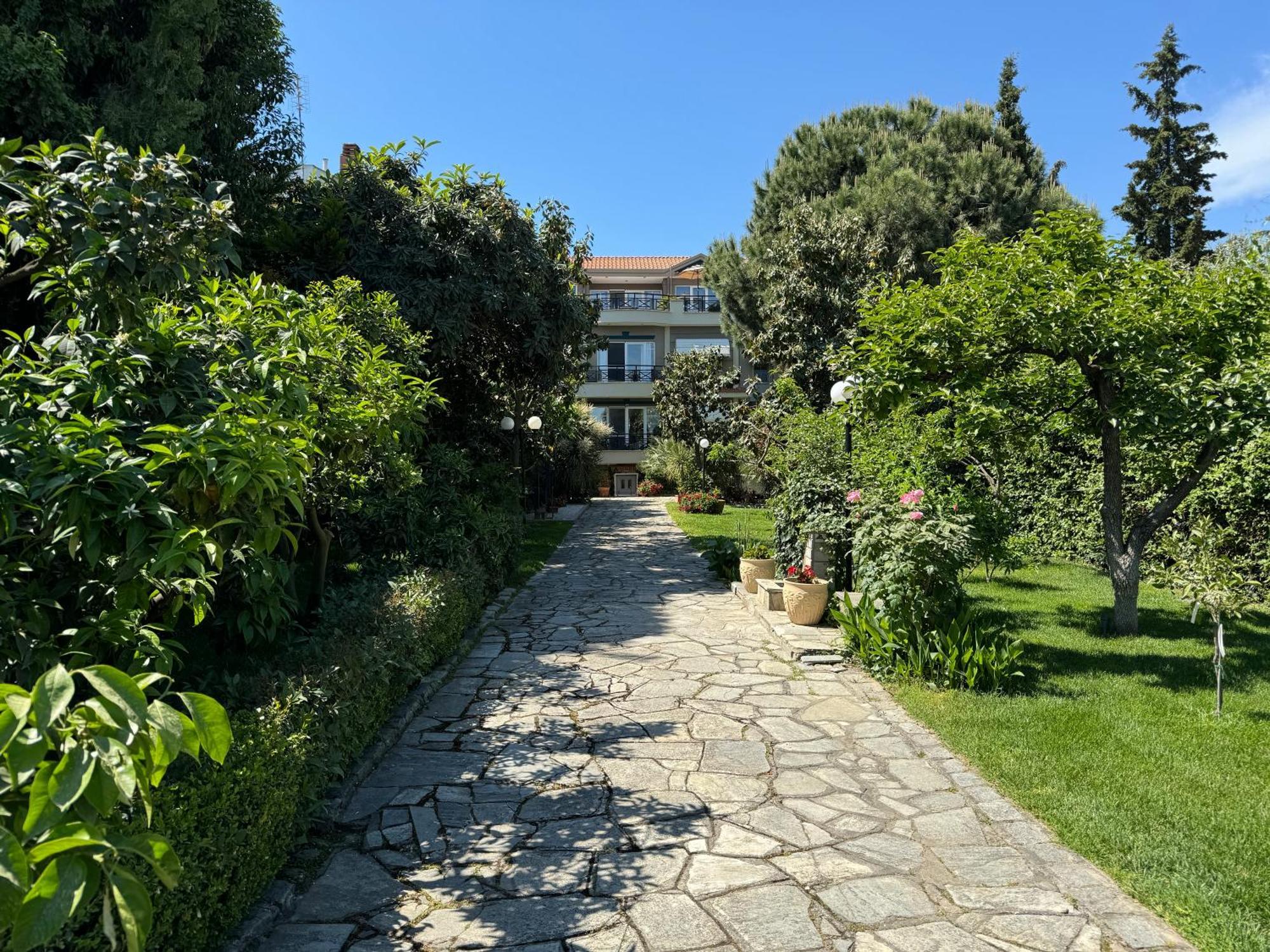Paneon Apartments Nea Iraklitsa Екстериор снимка